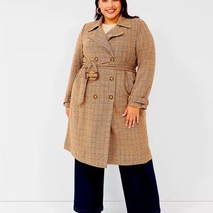 Plaid trenchcoat #LaneBryant #PlusSize